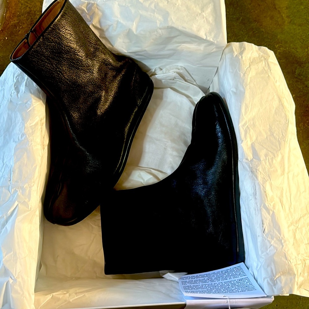 Maison Margiela Flat Tabi Ankle Boots